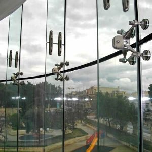 Spider Glass Pertition