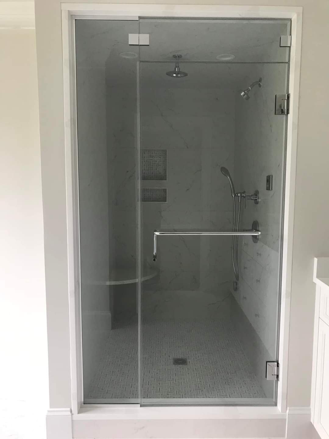 Swing Shower Encloser - Image 2