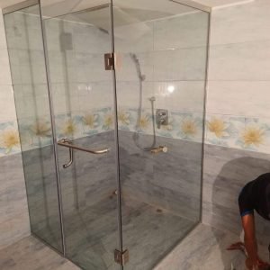 Shower Enclosurer