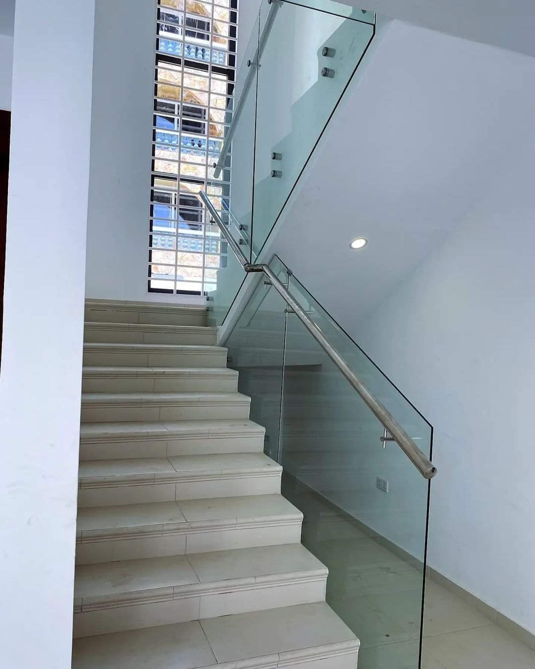 Glass Railing Stair - Image 2