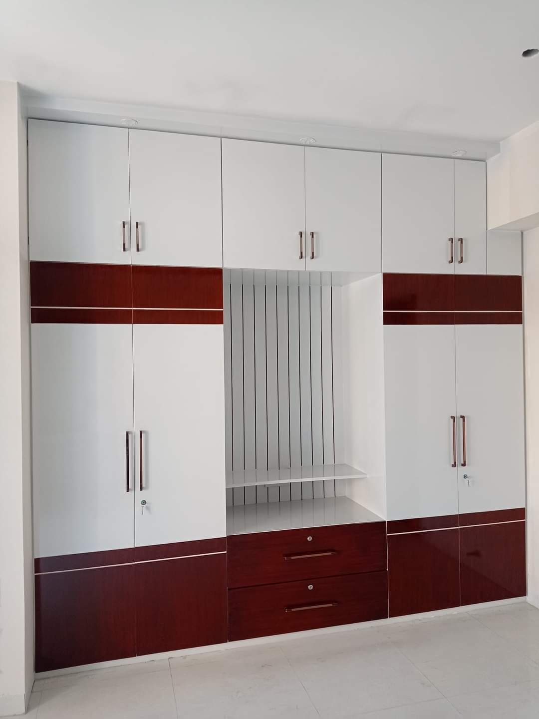 Cabinet - Image 3